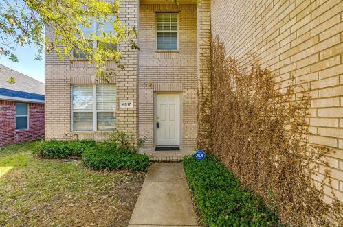 4817 Sleepy Ridge Cir, Fort Worth TX  76133-8328 exterior