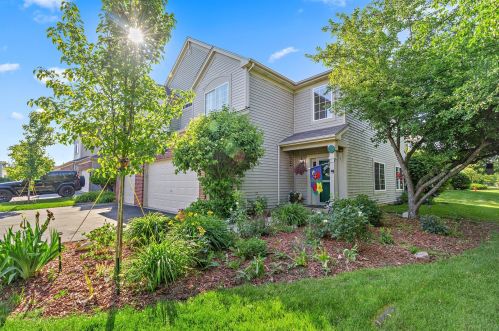 3384 Blue Ridge Dr, Carpentersville, IL 60110-3606