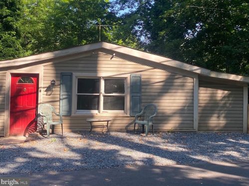 3 Jacobs Creek Rd, Trenton, NJ 08628-1705
