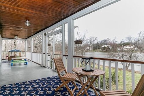 170 Lakeside Dr, Piscataway, NJ 08854-4208
