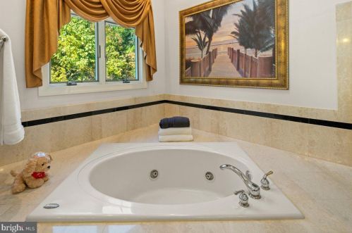 468 State Rd, Princeton NJ  08540-1412 exterior