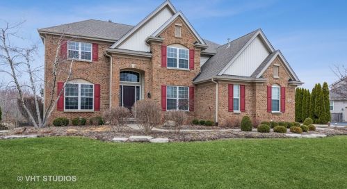 714 Kathi Dr, Pingree Grove, IL 60140-8354