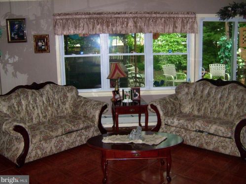 35 Snowflower Ln, Willingboro, NJ 08046-1012