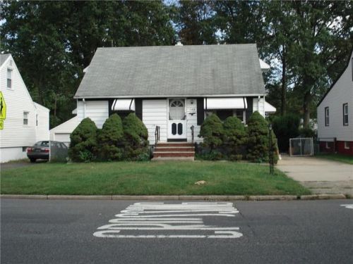 149 Old Rd, Sewaren, NJ 07077-1121