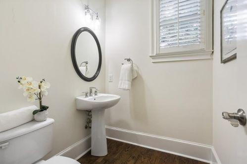 710 Lake Summit Dr, Atlanta GA  30342-1919 exterior