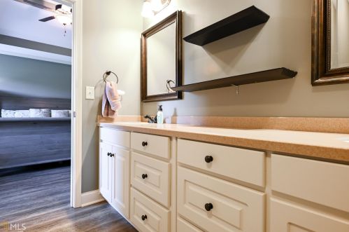 541 Lake Vista Dr, Jefferson GA  30549-4605 exterior