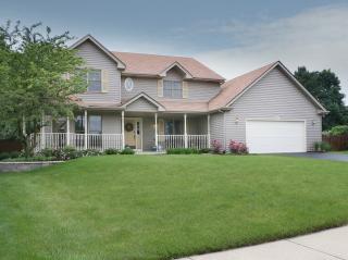 701 Clarendon Ln, Aurora IL  60504-3258 exterior