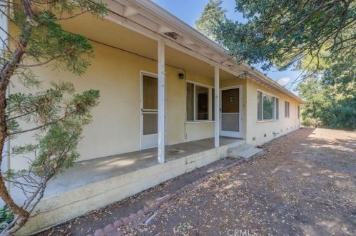 306 24th St, Lake Nacimiento, CA 93446-1420