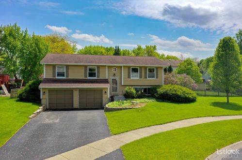 1316 Oconto Ct, Naperville, IL 60564-9522