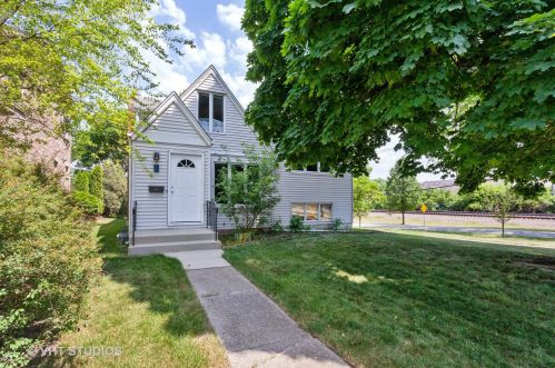 1 Arthur Ave, Willowbrook, IL 60514-1105