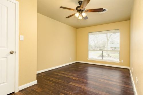 921 Western Ave, Angleton TX 77515-4256 exterior