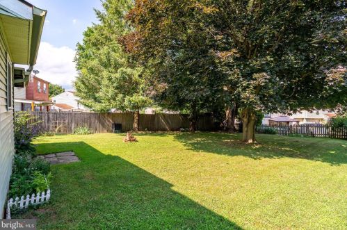 1081 Monticello Ln, Lancaster PA  17603-9410 exterior