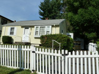 57 Newbury St, Hartford, CT 06114-1761