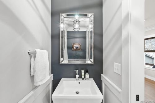 2985 Sherman St, Englewood CO 80113-1624 exterior