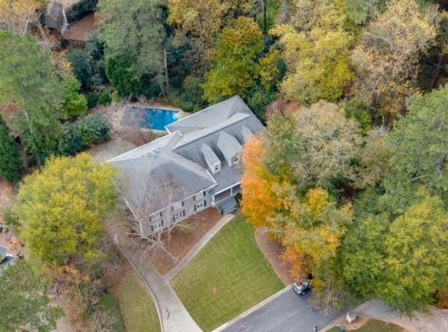 520 Willow Knoll Dr, Marietta, GA 30067-4648