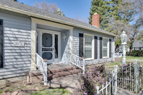 2075 Calimyrna Ave, Merced, CA 95340-3928