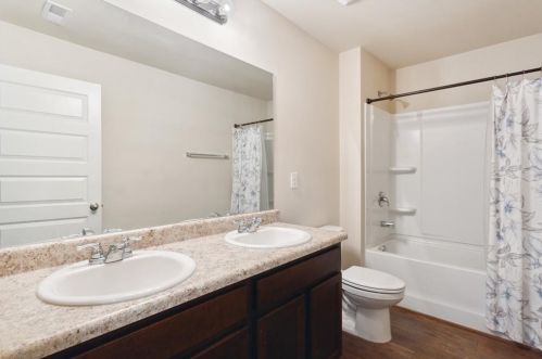 3812 Hempstead Way, Atlanta GA  30331-5268 exterior