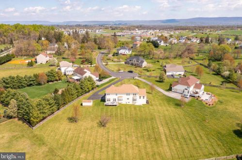 288 Fraser Ct, Charles Town WV  25414-5463 exterior