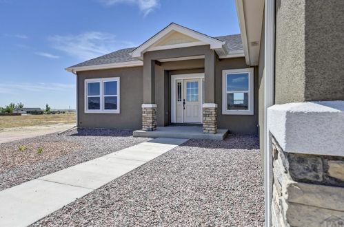 667 Vermillion Dr, Pueblo, CO