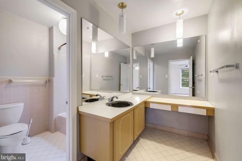 13908 Gate Dr, Silver Spring MD 20906-2208 exterior