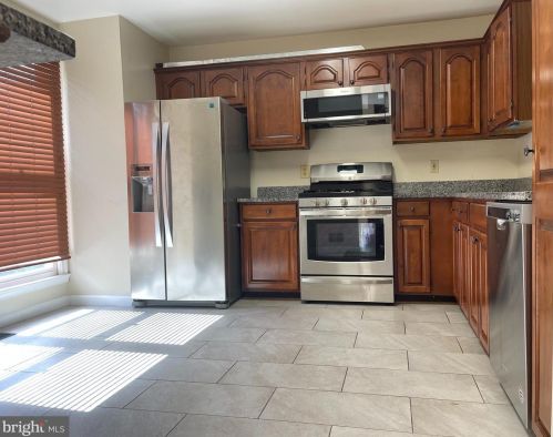 7700 Hickory Glen Way, Springfield VA  22153-3408 exterior