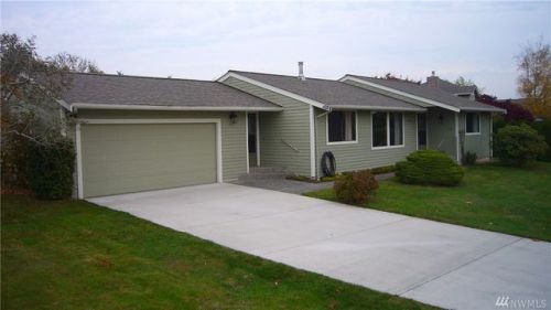 2490 Bakerview Park Dr, Ferndale, WA 98248-9215