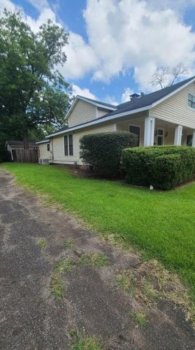406 7th St, Mapleton, TX 75835-1622