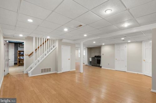 1423 Crestridge Dr, Silver Spring MD 20910-1535 exterior