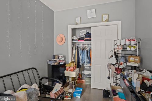 2222 12 St, Philadelphia PA 19147-1832 exterior