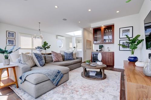 417 20th Pl, Manhattan Beach, CA 90266-4542