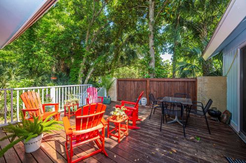 1 Lake Village Ln, Isle Of Palms SC  29451-2713 exterior