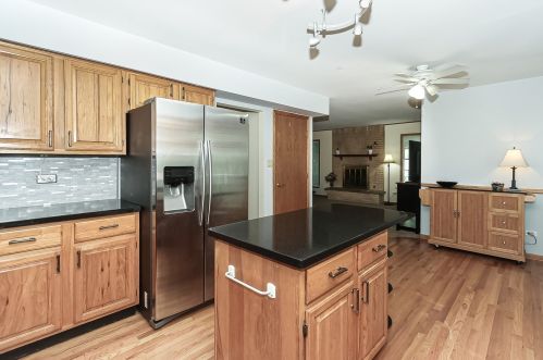 258 El Paso Ln, Carol Stream IL  60188-1737 exterior