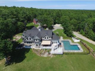 578 Bay Rd, Lee, NH 03824-3434