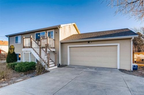 2570 Dartmouth Ave, Englewood, CO 80110-1939