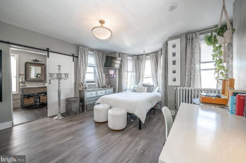 213 Hermitage St, Philadelphia PA  19127-1018 exterior