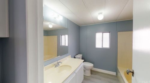 330 Magpie Ln, Santa Ana CA  92708-5822 exterior