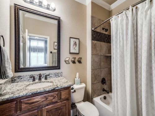 4233 Haskell Dr, Carrollton TX 75010-4280 exterior