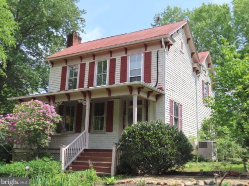 4 Main St, Sperryville, VA 22740-2155