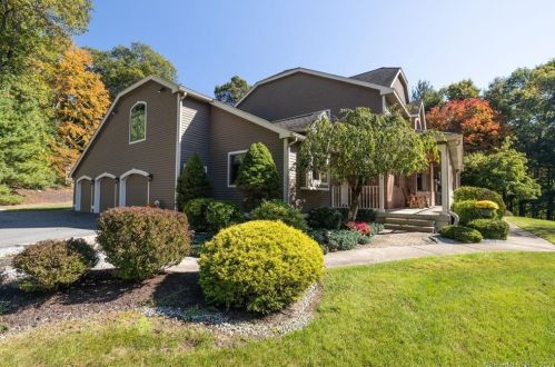 3 Teaberry Ridge Rd, Ellington, CT 06029-2726