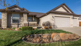 3342 Old Lantern Dr, Redding, CA 96003-2178