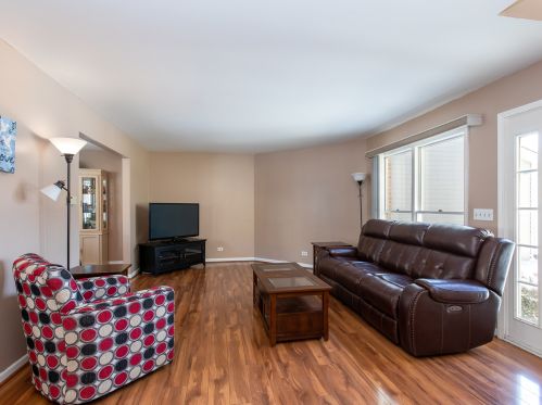 255 Camelot Ln, Carol Stream IL  60188-3613 exterior