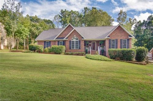 5587 Woodstream Rd, Randleman, NC 27317-8155