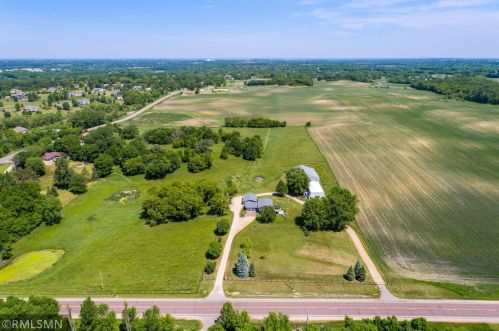 3150 200th St, Prior Lake, MN 55372-8872