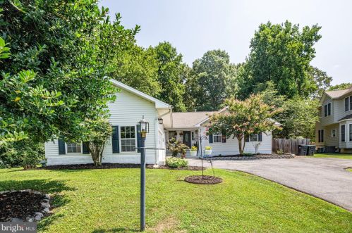 38 Sweetbriar Dr, Fredericksburg, VA 22405-2838