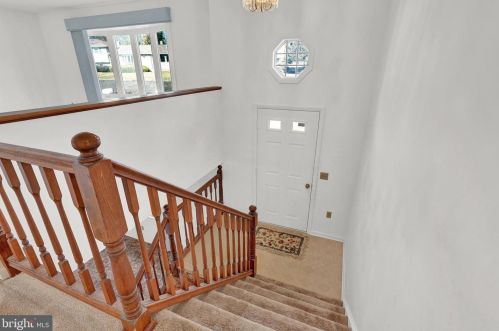 334 Allegheny Dr, York, PA 17402-5001