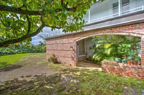 3136 Alika Ave, Honolulu HI  96817-1103 exterior