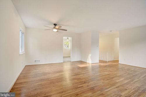 1606 Northcrest Dr, Silver Spring MD 20904-1456 exterior