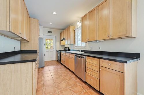 1008 Daniel Dr, Austin TX  78704-1628 exterior