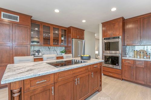 815 Moorside Dr, Glendale CA  91207-1135 exterior