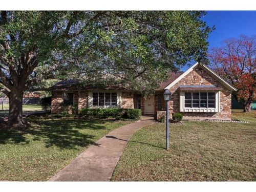 2507 Willow Bend Dr, Bryan TX  77802-2461 exterior